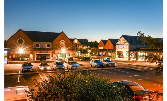 The Shopping Centre at Sunset -2019.04 (size reduced)